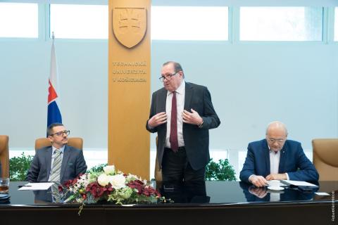 Vstúpte s nami do sveta superpočítačov