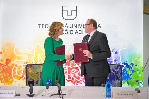 Ministerka investícií, regionálneho rozvoja a informatizácie podpísala memorandum s Technickou univerzitou v Košiciach