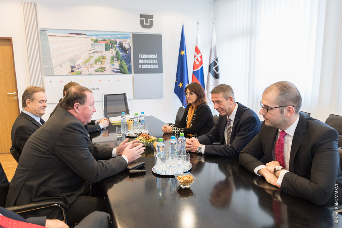 Šéf Volkswagen Slovakia na TUKE
