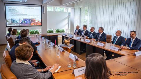 Technická univerzita v Košiciach hostila významnú delegáciu zo Švédska a Slovenska
