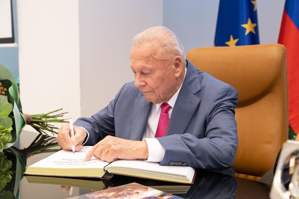 Technical University in Košice awarded Rudolf Schuster for his lifetime achievement