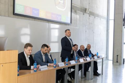 Discussion of Students with the Management of TUKE