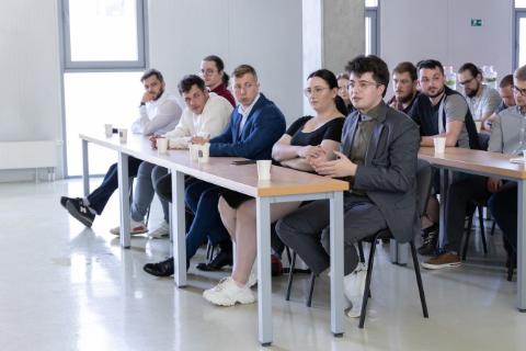 Discussion of Students with the Management of TUKE